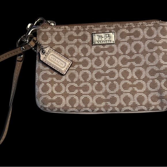 Coach Madison Needlepoint Op Art Small Wristlet in Warm Khaki - Picture 2 of 6